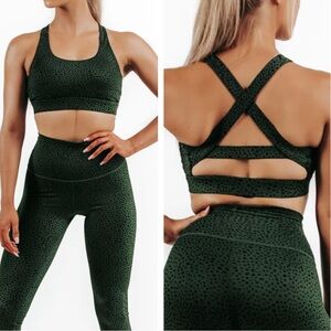Zyia Active Women’s Sports Bra Spotted Pine Cross Strap Back Forest Green Size S